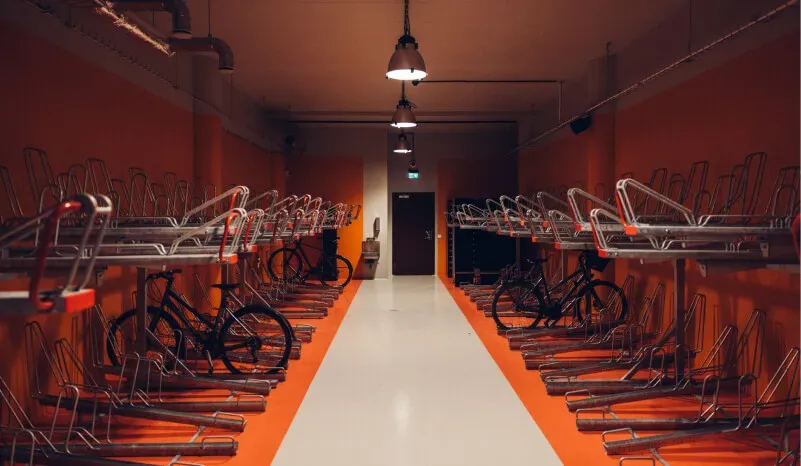 Energieffektiv industribelysning i fastighet i Stockholm